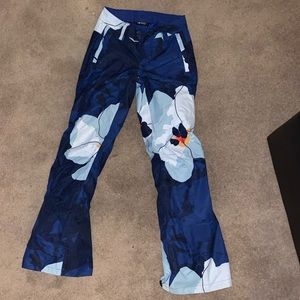 Super cute ski pants